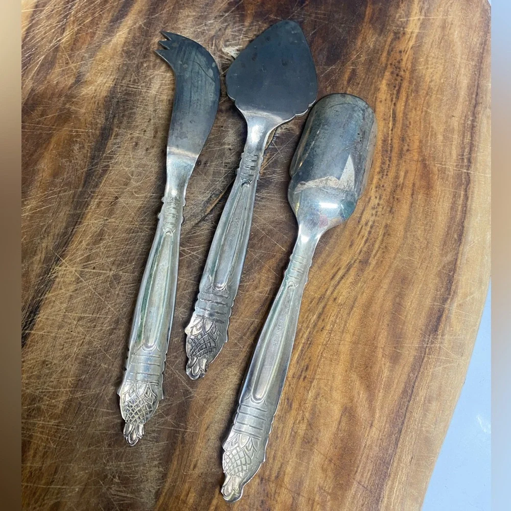 Godinger Silver Plate Set of Three Cheese Servers Knife spreaders